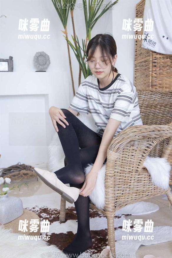BoBoSocks袜啵啵 - 一双短靴的私拍日记，稚予竟然玩出了新高度-咪雾曲