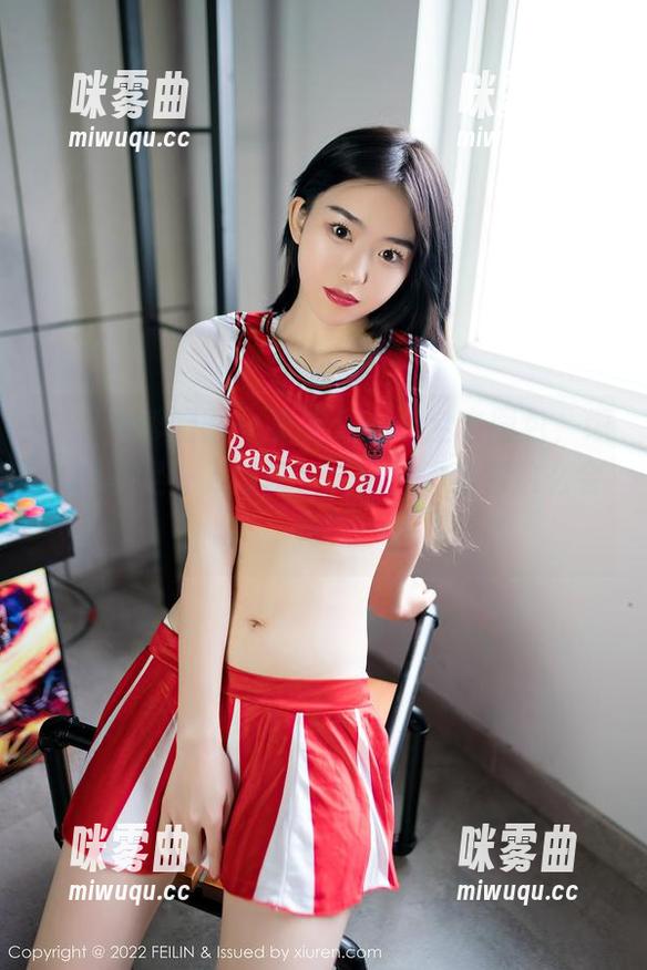 Feilin嗲囡囡 - 史雯Swan全套图包，细腻的美足让人感叹，“她的脚竟然这么会撩”-咪雾曲