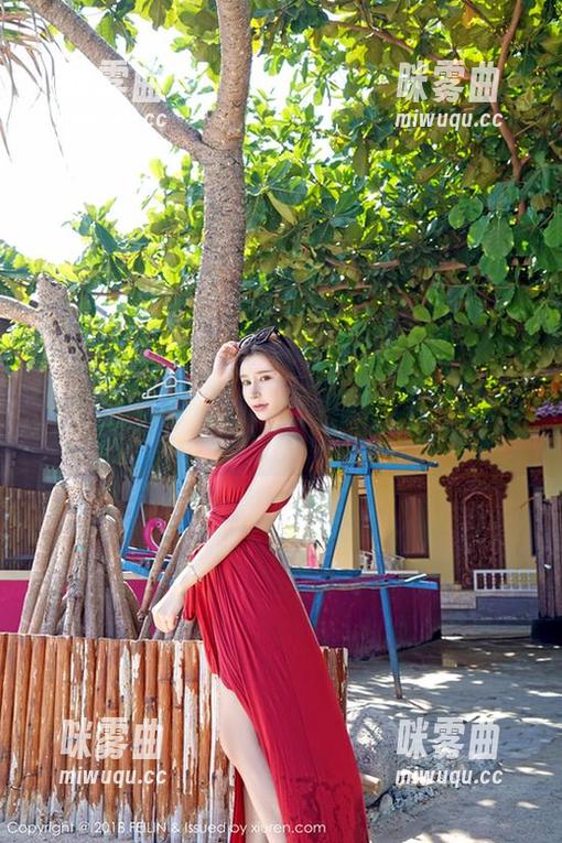 Feilin嗲囡囡 - 合集:娜依灵儿在泳池的青涩又无奈的一刻-咪雾曲 Feilin嗲囡囡 - 合集:娜依灵儿在泳池的青涩又无奈的一刻-咪雾曲