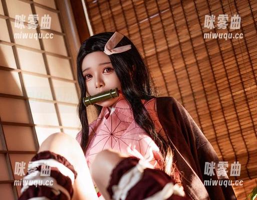 来看Hachi小芭的秘书西装合集，办公室里的小trap-咪雾曲
