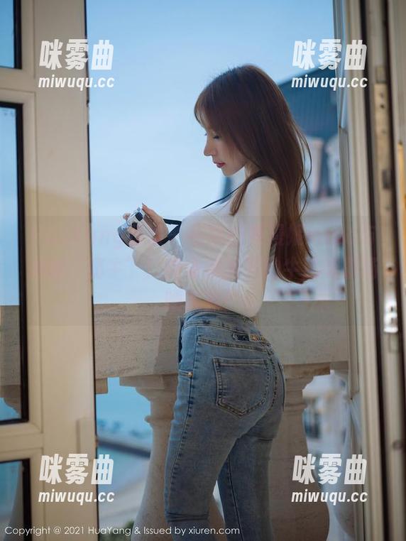 HuaYang花漾 - 在线的乔漫妮mina与她的“奶牛”！高清镜头下的牛奶味职场睡衣秀！-咪雾曲