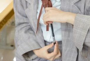 MSLASS梦丝女神 - 林嘉的私拍：丝袜学妹，腿型好得让人想盯一整天。