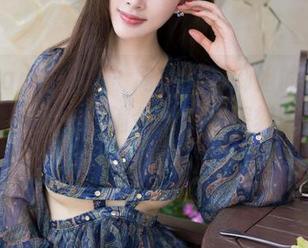 MiStar魅妍社 - 周小然对御姐的诠释，在高清图库中的确令人印象深刻，就像一场华丽的表演。