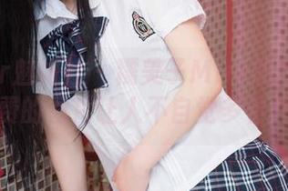 MiStar魅妍社 - 糯美子Mini的校服写真，免费的图片让人不自觉多看几眼。