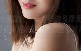 MiiTao蜜桃社 - 李梦婷的免费美腿作品，画面流畅得像是在直播腿的流线型。