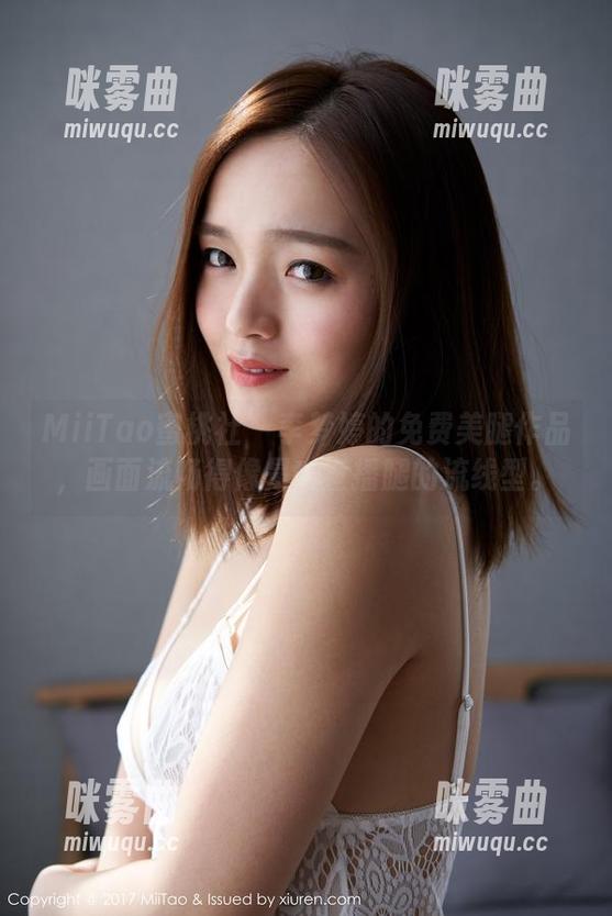 MiiTao蜜桃社 - 李梦婷的免费美腿作品，画面流畅得像是在直播腿的流线型。-咪雾曲