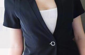 MyGirl美媛馆 - 徐微微mia的婚纱在原图中就像个迷路的小女孩！-图集到底带我去哪儿呢？
