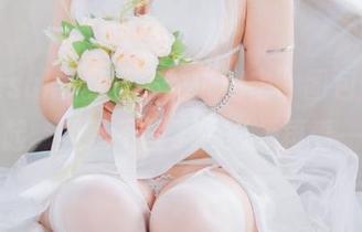 被Natsuko夏夏子的“秘密”图包勾引，对不起，我忍不住了，必须再看一遍。