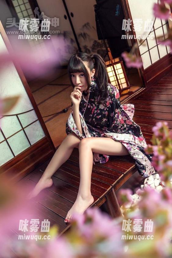 TouTiao头条女神 - 御姐写真集：周予然玩得究竟有多大？你来对证。-咪雾曲