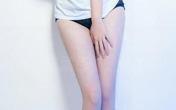 TuiGirl推女郎 - 从冯雨芝最新的礼服照片看，这颜色倒是挺大胆！