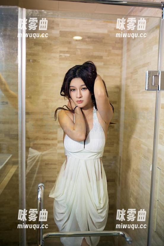 TuiGirl推女郎 - 从图库里看赵惟依的白色，有种无形的高冷感，哈哈...-咪雾曲