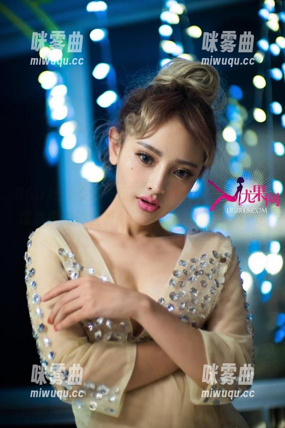 UGirls尤果网 - 无意间透出的户外情怀，谭晓彤的美图和图包，喜欢不喜欢你决定。-咪雾曲