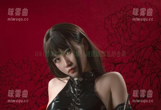 Uki雨季的裸足日常：随便翻翻私拍合集-咪雾曲