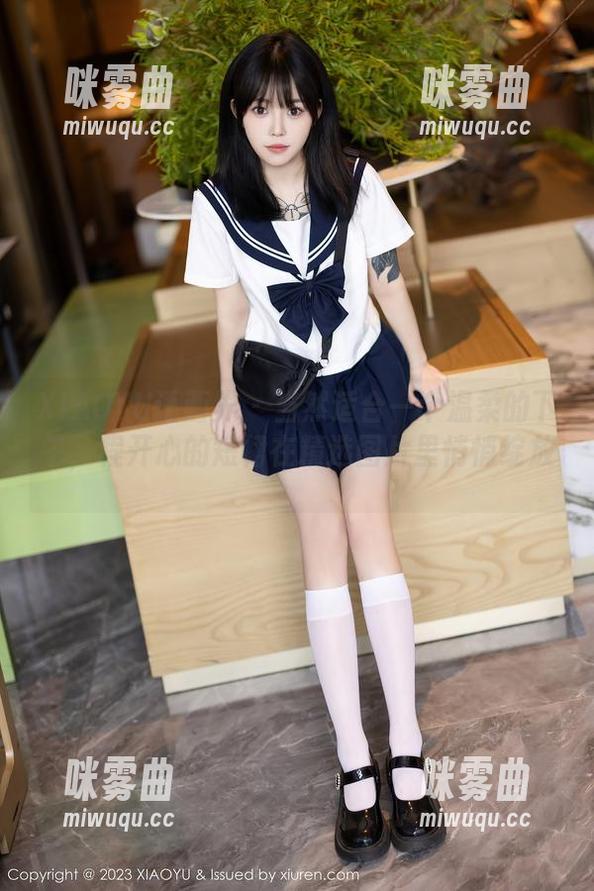 XIAOYU语画界 - 当然适合一个温柔的下午，程开心的短裙在精选图片里悄悄绽放。-咪雾曲