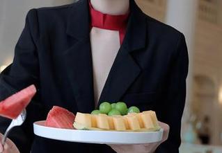 Xiuren秀人网 - 制服分享，夏馨瑶这次的套路更深，感叹她的时尚功力真心了得。