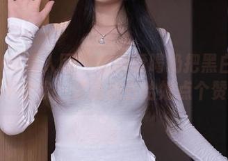 Xiuren秀人网 - 软糖爱喝奶把黑白玩得毫不手软，直逼我去给她点个赞！