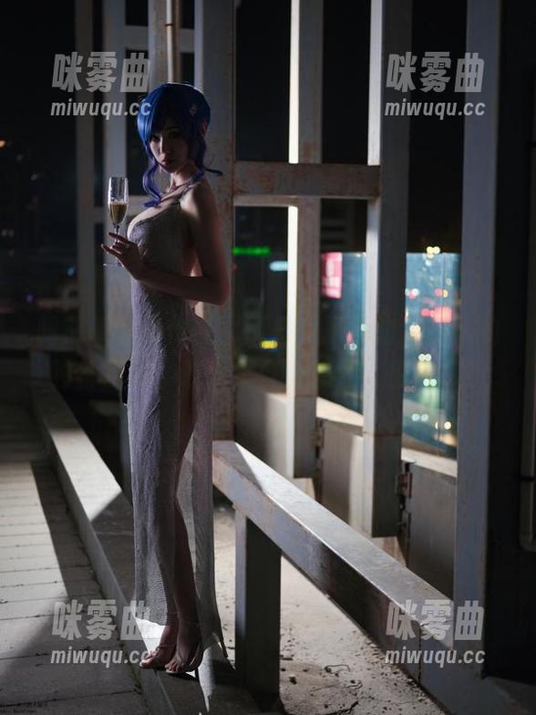 眼前的女神作品，都是一米八的大梨子的独特视角，让我不自觉想看，惊呆了！-咪雾曲