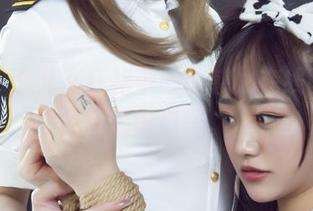 丽柜 - 允儿在红裙中的诱惑，在线图集让我无可自拔。