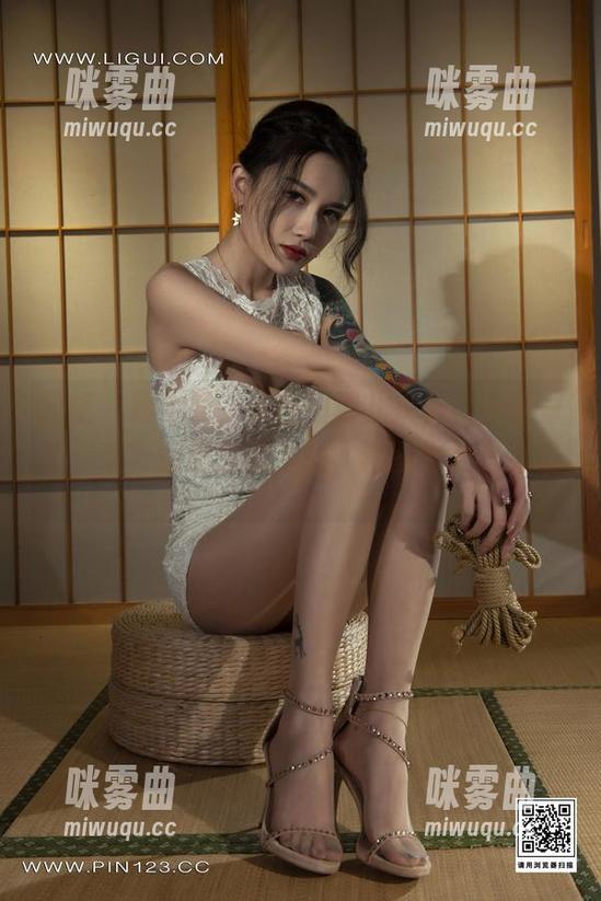 丽柜 - 奶牛照，从图图那儿来看，全是一些“草”意盎然的劲头，套图也很有趣呢。-咪雾曲