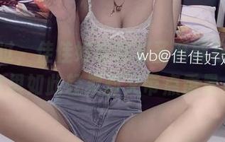 从没想过，佳佳好难啊和圣诞能在一组写真里如此轻灵却又带点重量。