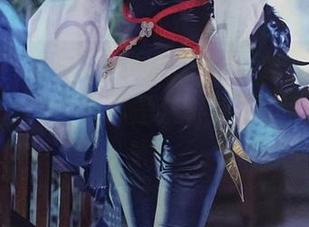 在在下萝莉控ii的图册中探寻埃吉尔的“女仆魔力”：仿佛是某种不正规的召唤仪式。