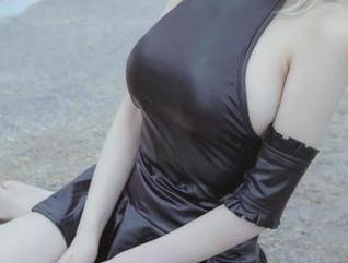 在下萝莉控ii的美脚套图，冲着这双脚去的你一定会被俘获，分享来噜！