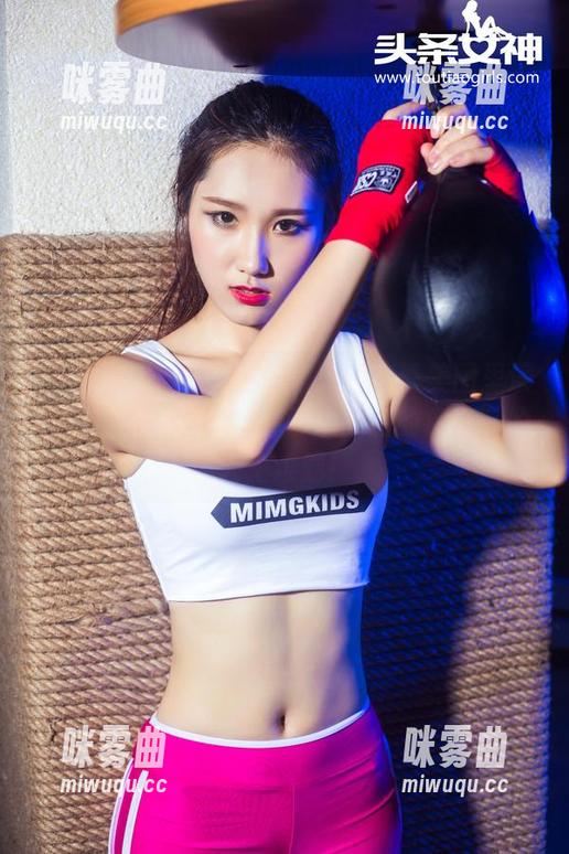 头条女神 - 乔安的白裙:在高清美图里演绎着“我到底要选择哪个颜色的食物”的人生难题!-咪雾曲 头条女神 - 乔安的白裙:在高清美图里演绎着“我到底要选择哪个颜色的食物”的人生难题!-咪雾曲