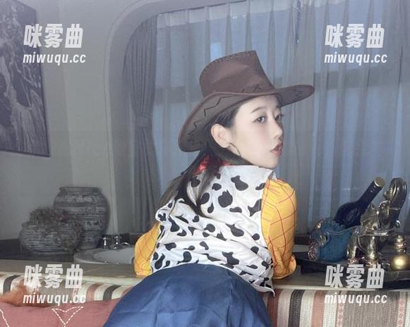 奈汐酱Nice教室的精选套图：随便翻翻册页，你会发现…-咪雾曲