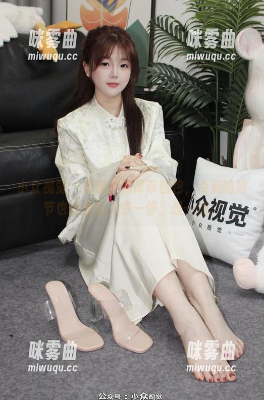 小众视觉 - 看惠子的吊带图包，点滴的细节也许会让人停一停，想一想。-咪雾曲