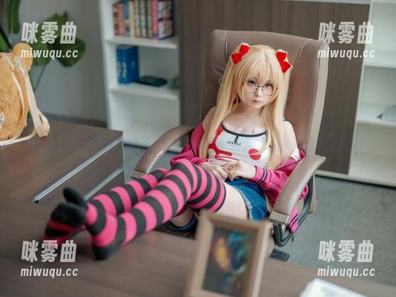 听说大家都在找幼水铃衣的婚纱资源，她可不藏私哦！-咪雾曲