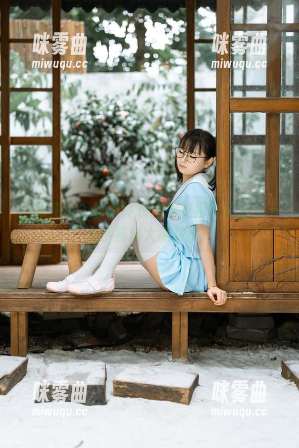 图集来了，幼水铃衣在连衣裙中游荡，一点小福利大家共享！-咪雾曲