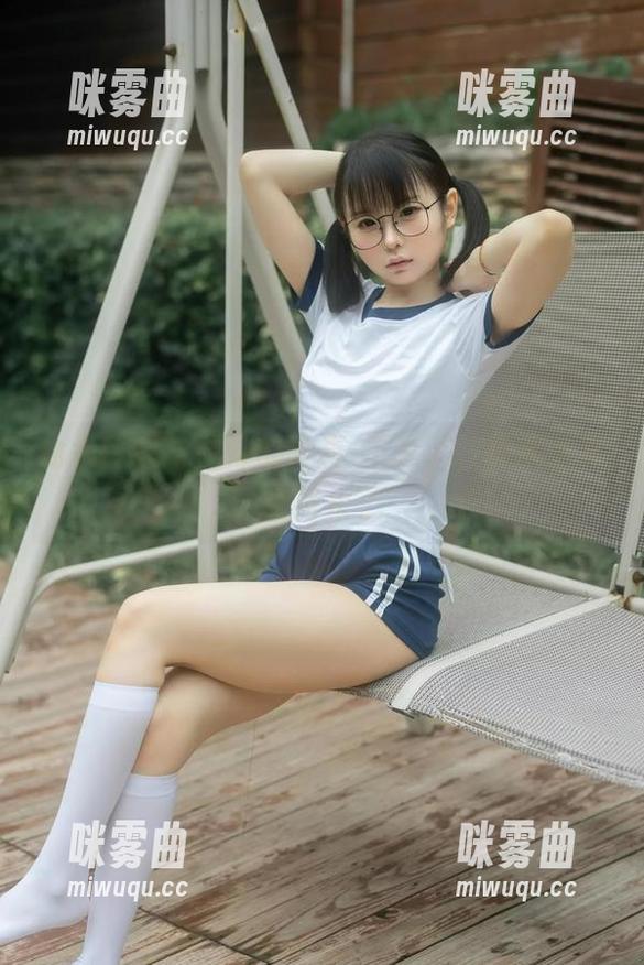 幼水铃衣与妹妹的写真-不说了，我要去买眼药水了-咪雾曲