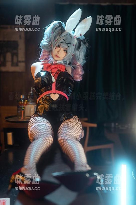 看幼水铃衣如何把JK和小蛋糕完美结合，壁纸扶着镜头。-咪雾曲