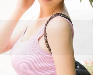 推女神 - 王明明的最新作品美足，潜意识里就让我多停留一分钟。
