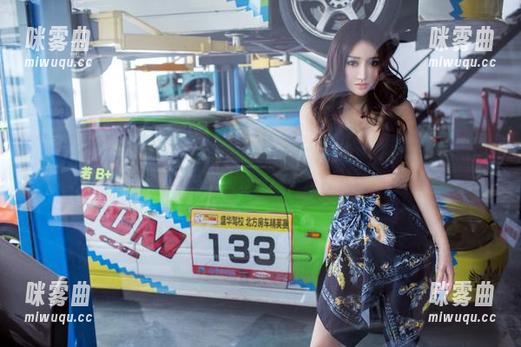 推女郎 - Yu佳妮的运动精选套图：她说运动能让你美得不出汗，但为什么我越跑越觉得自己像只鱿鱼呢？-咪雾曲