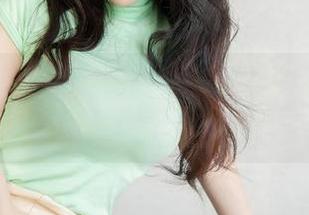 星颜社 - 想沉浸在高清泳池里？潘思沁的作品图库帮你实现。