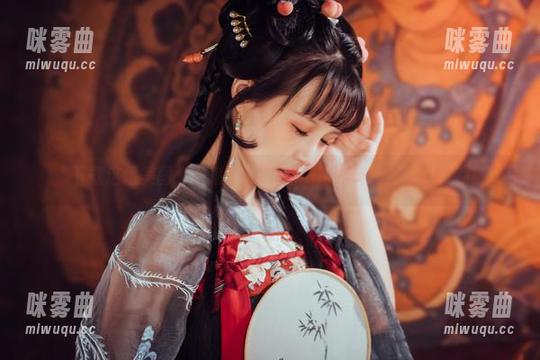 下载这组美图，晕崽Zz和箱娘的搭配真让人浮想联翩-咪雾曲
