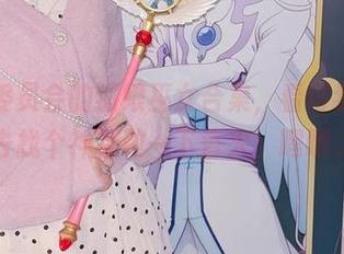 月城委员会的狐娘巫女合集，看得我怪想去找个神社敬一下香火，嘿嘿。