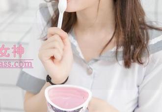 梦丝女神 - 原图上，灵唯的连衣裙似乎在和我打招呼，图片懂得心思的你看得出来吗？