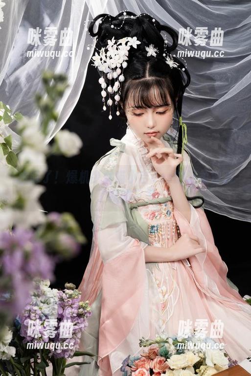 投降了！爆机少女喵小吉cos的温柔逆袭了我的审美-咪雾曲