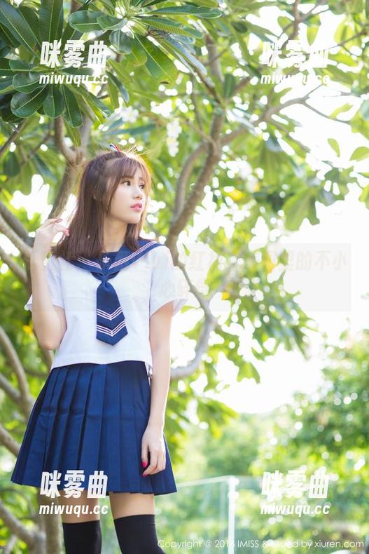 爱蜜社 - 乐薇Vivi的红裙：美图里的不小心碎觉-咪雾曲