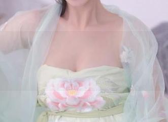 秀人网 - 双人周末，MODEL伊若引领的美图潮流，果然不会让你失望
