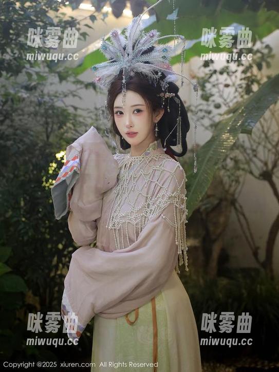 秀人网 - 伊雪儿的可爱写真集，精选好像小猫咪撒娇一样！-咪雾曲