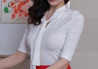 秀人网 - 每次翻到张文妍MuLA的自拍，就想问：资源说好的滤镜呢？