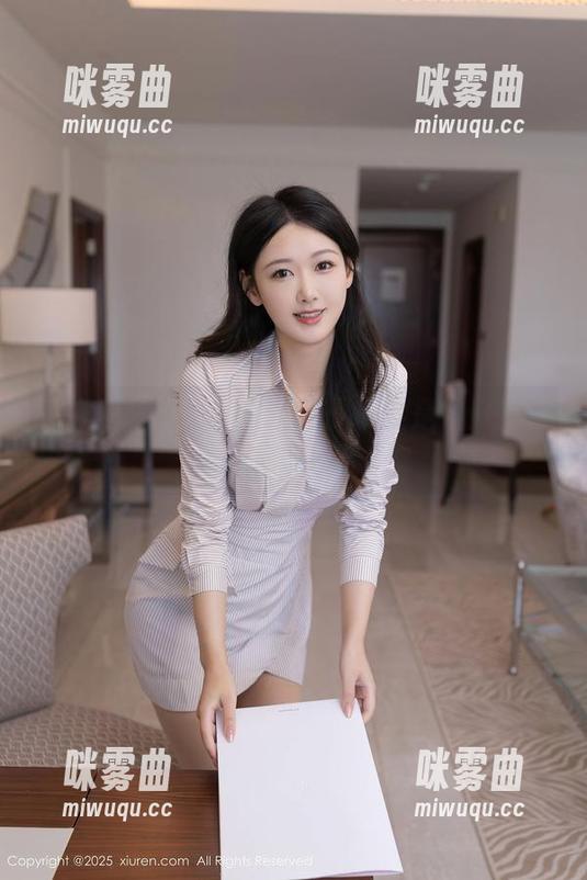 秀人网 - 美脚写真合辑：曼柔是如何轻松撩到你的目光？-咪雾曲