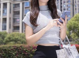 秀人网 - 玥儿玥er的高跟鞋图集，让人不由得想起偶尔的小调皮。
