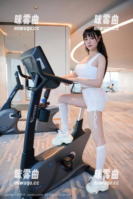 秀人网 - 一波长腿袭来！陈雅漫VICKY全集原图，想不涨粉都难！-咪雾曲
