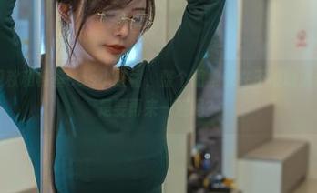 首次看见秋和柯基cos小红帽，整个图集都在不停地消化中……是要再来一遍吗？