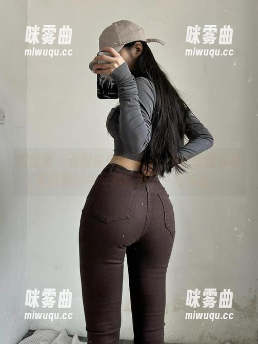 微密圈 - 在图库中流浪——粉色的猪陈佩奇与她的牛仔翘臀来了一场约会。-咪雾曲