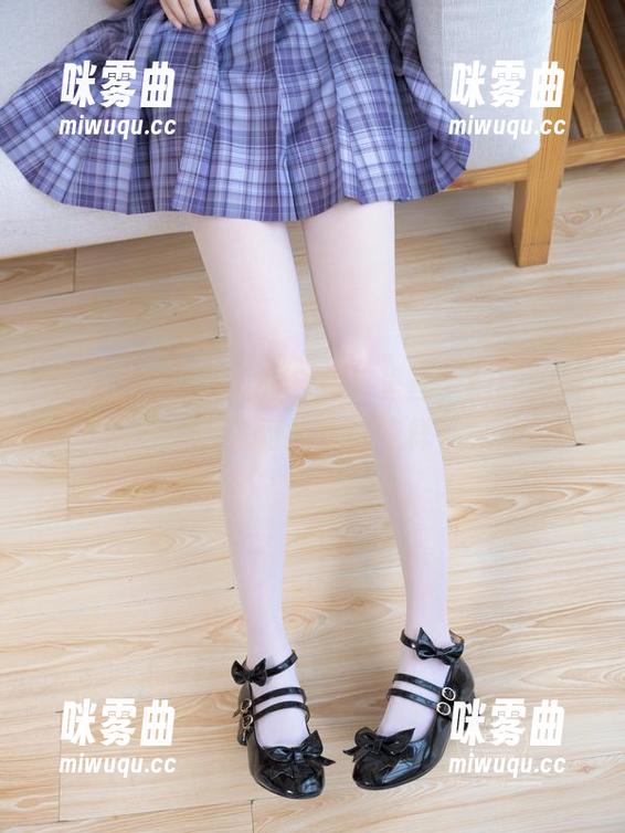 紧急企划 - 小恩的全套裤里丝，翻翻图片，总能找到新花样-咪雾曲